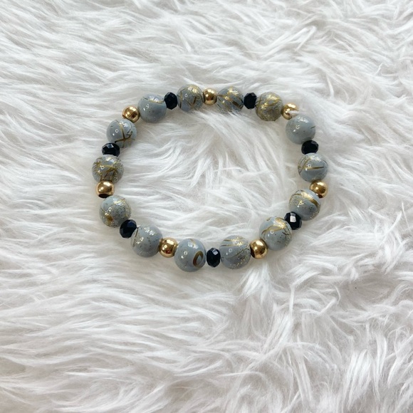 Contemporary Gray Swirl Bead Bracelet - Picture 3 of 5